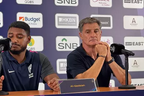 مدرب القادسية: عشنا ليلة سيئة بعد خماسية الأهلي.. ولن أعلق على التحكيم